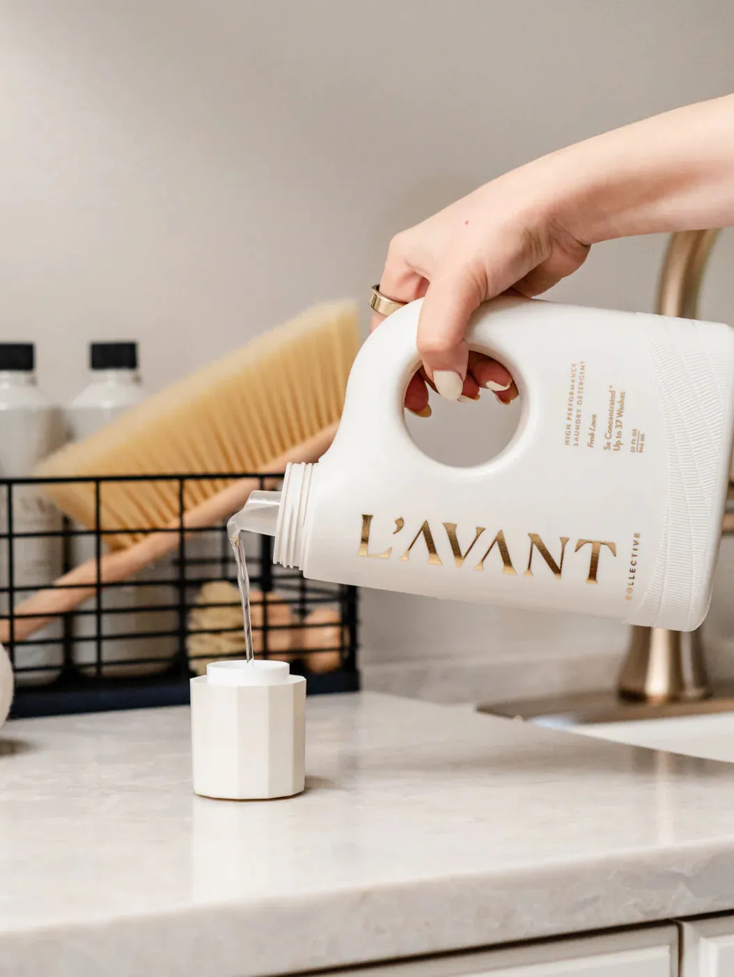 L'Avant Collective Inc. Fresh Linen Laundry Detergent